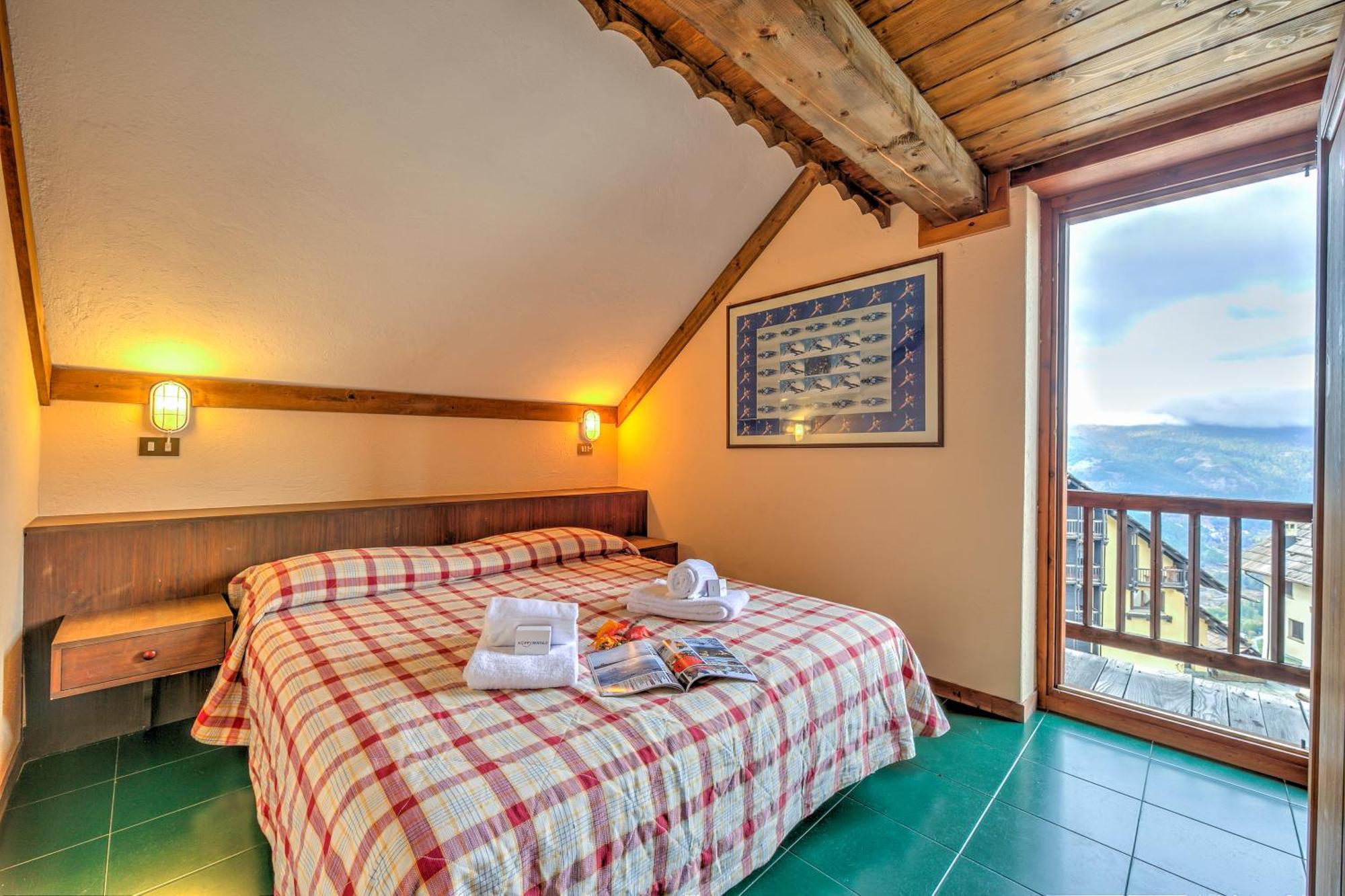 Grange Hike & Ski Sestriere Apartments - Happy Rentals الغرفة الصورة